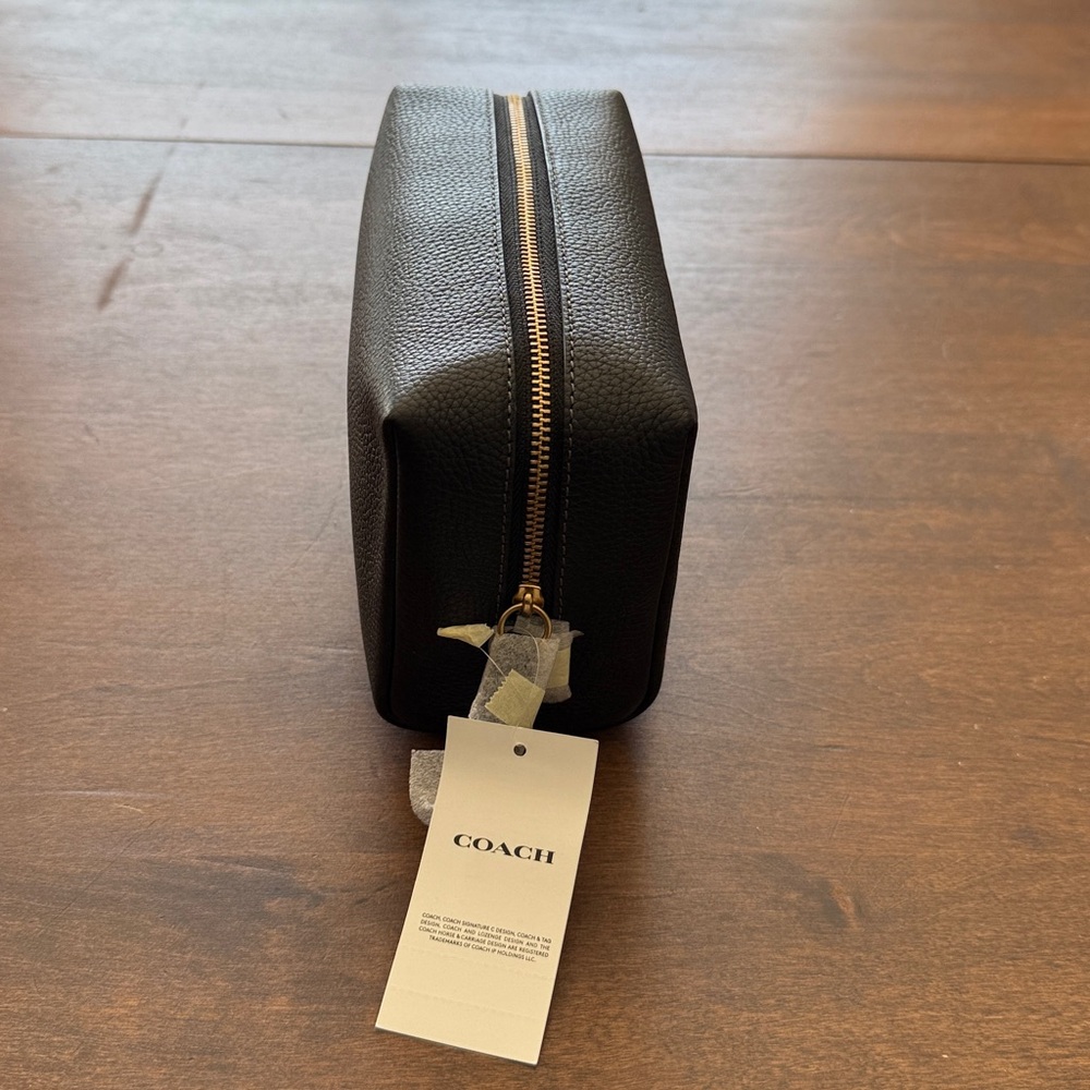 NWT Coach Essential Cosmetic Pouch Black Pebble Leather & Gold “C” - Picture 3 of 10